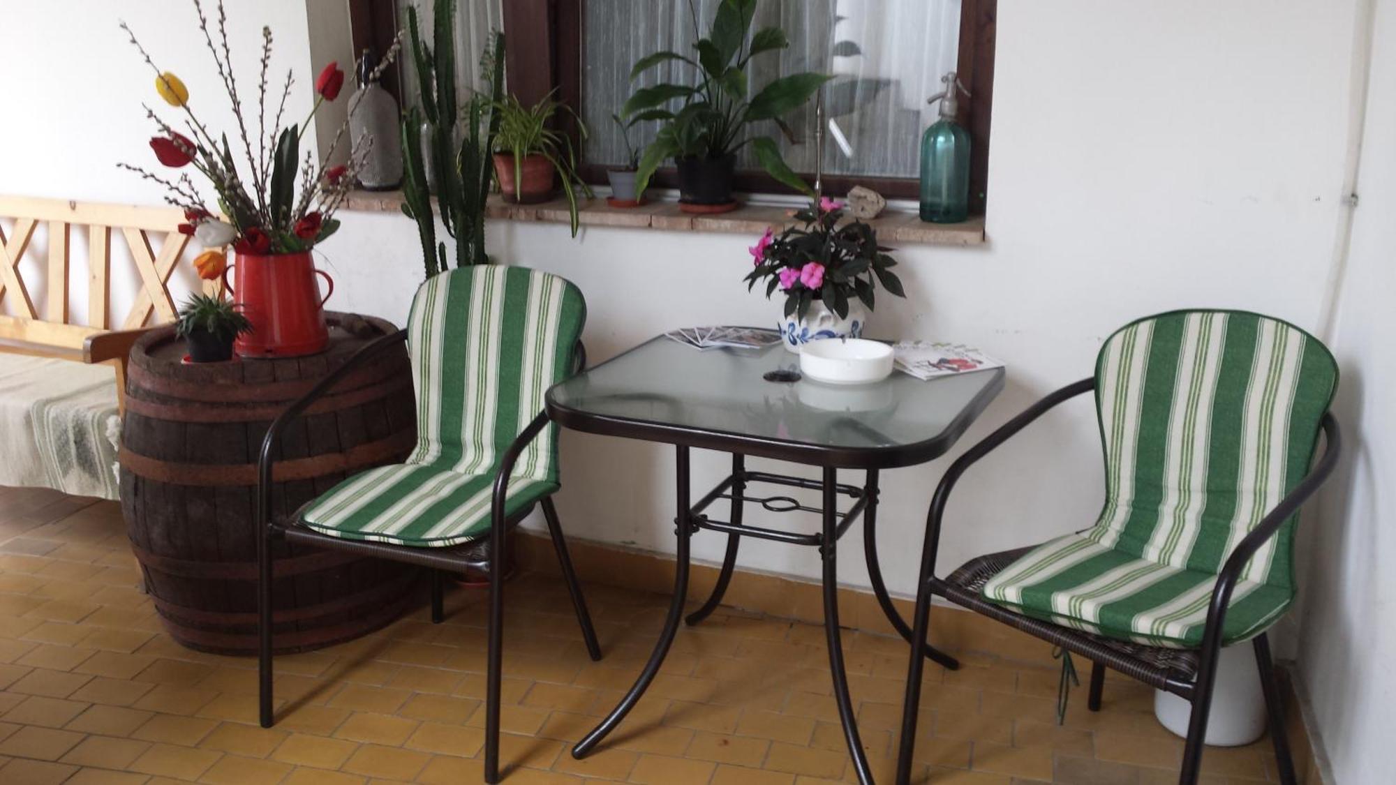Bed and Breakfast Eden Panzio à Eger Extérieur photo